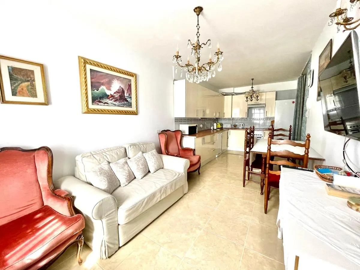 Cosy Apartment With Rooftop Terrace And Wifi location